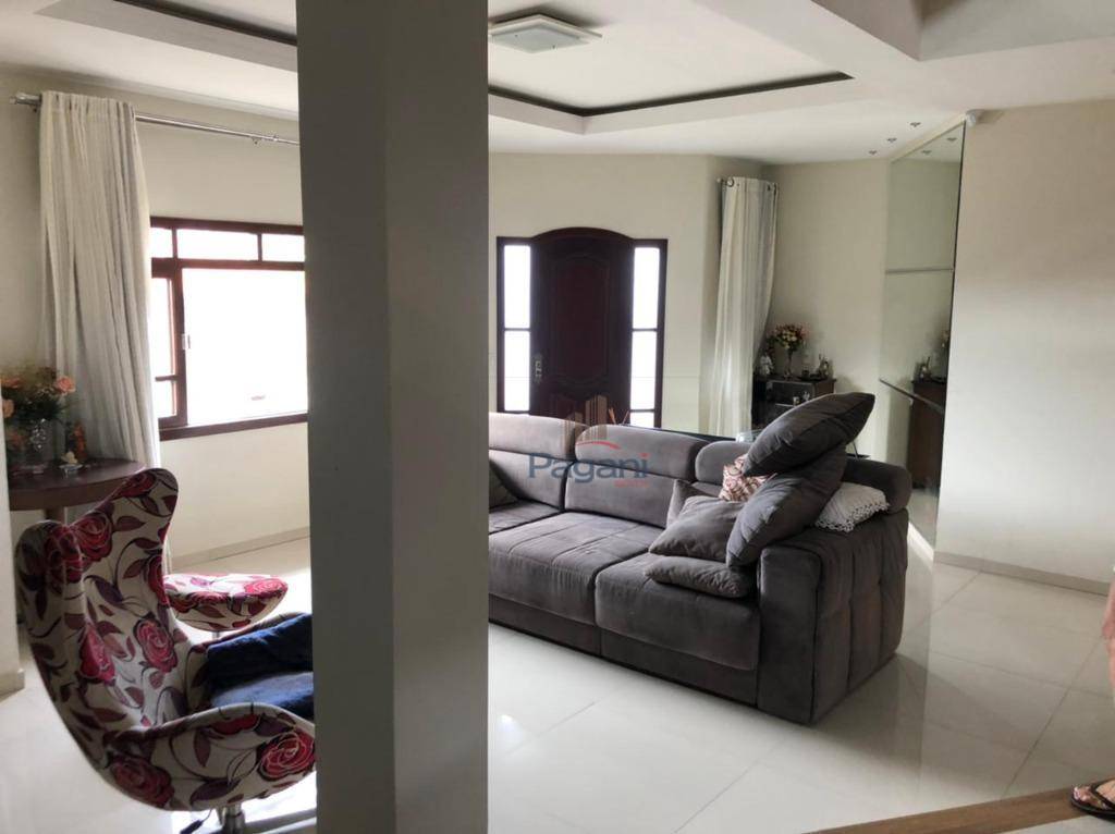 Casa para alugar com 4 quartos, 450m² - Foto 10