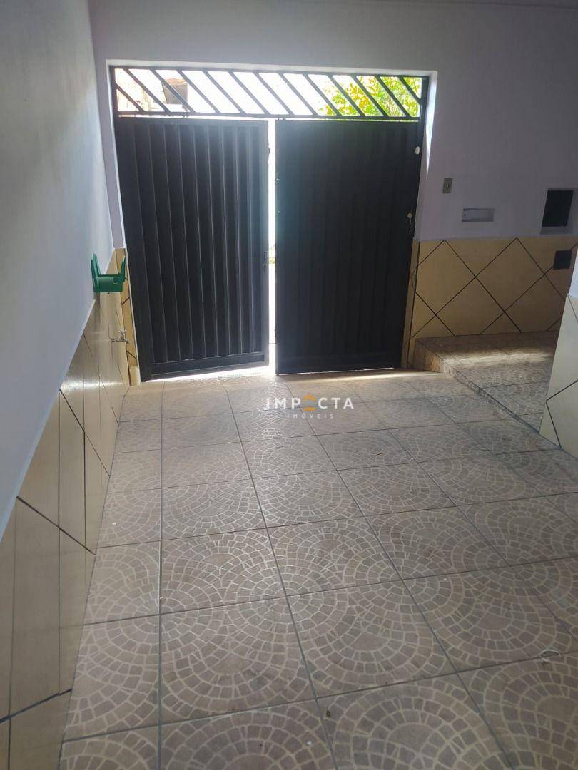 Casa à venda com 2 quartos, 131m² - Foto 2