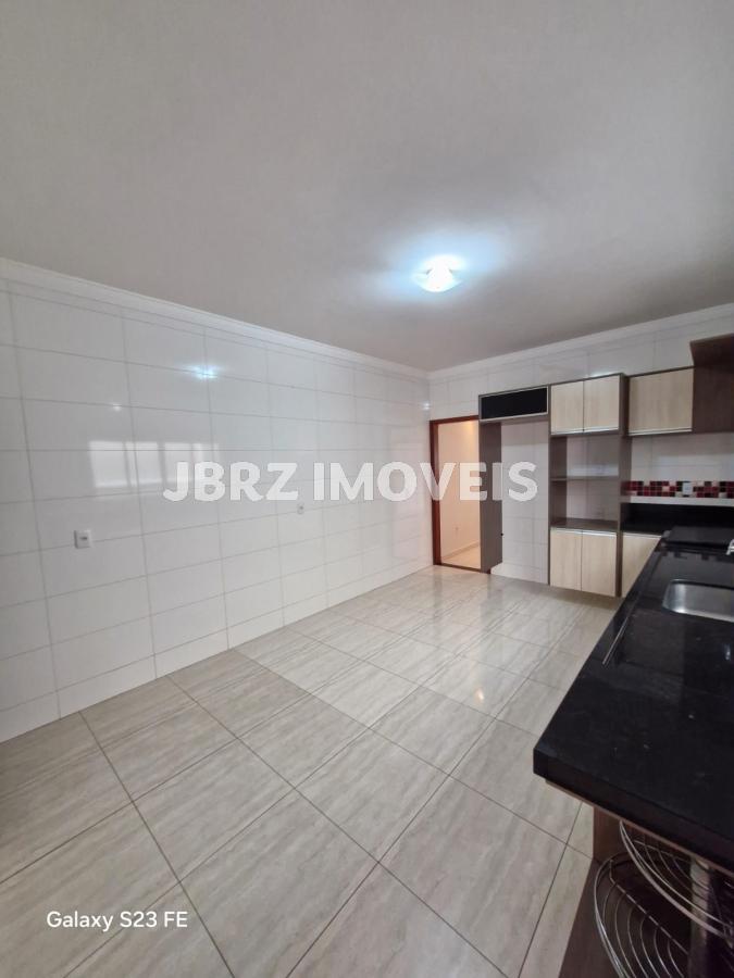 Casa à venda com 2 quartos, 125m² - Foto 5