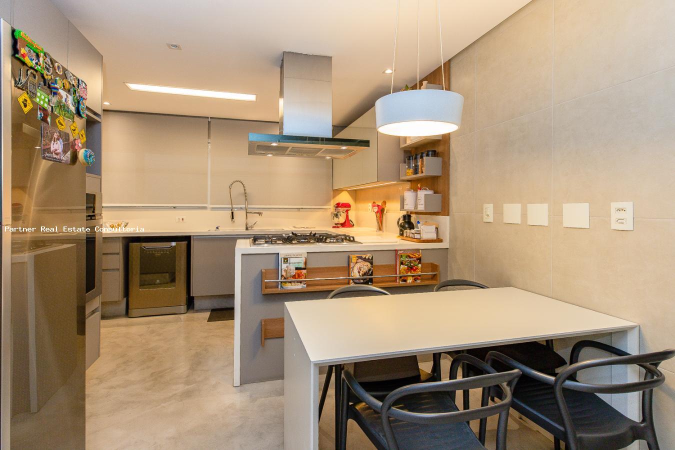 Apartamento à venda com 4 quartos, 243m² - Foto 4