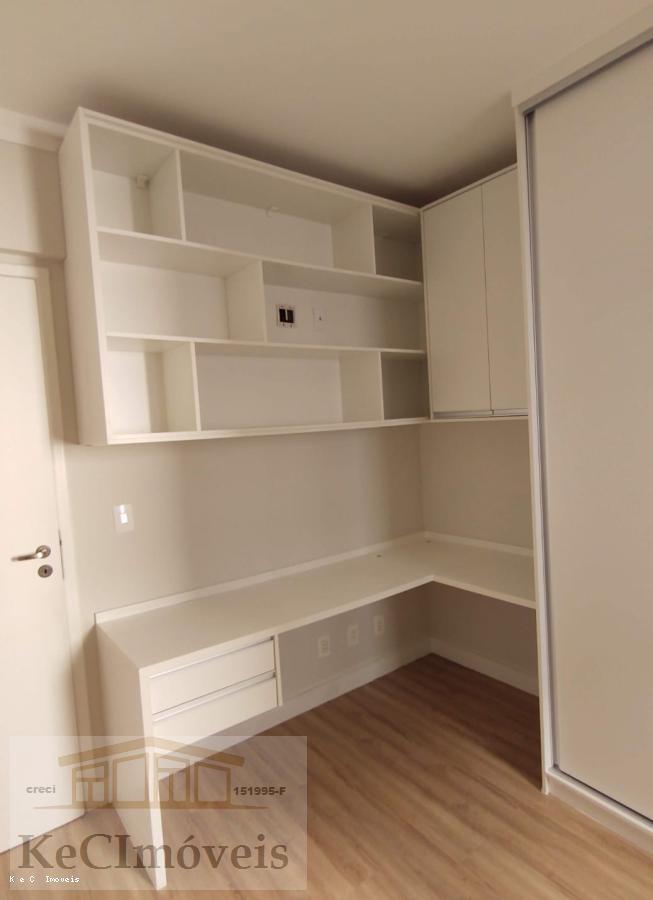 Apartamento à venda com 3 quartos, 108m² - Foto 11