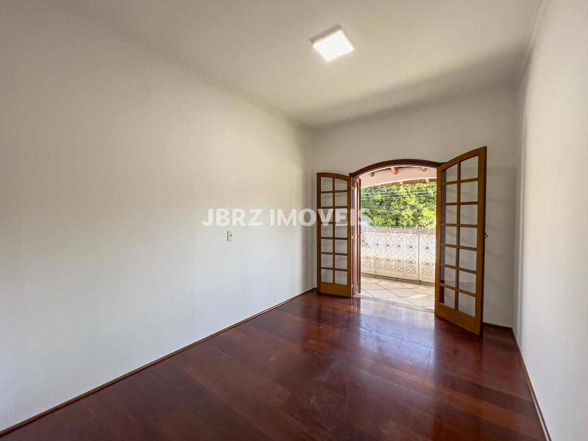 Casa à venda com 3 quartos, 379m² - Foto 21