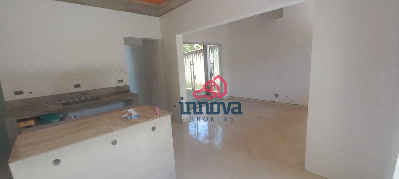 Casa à venda com 5 quartos, 250m² - Foto 9