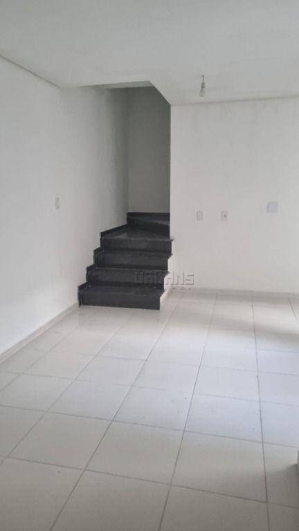 Cobertura à venda com 2 quartos, 57m² - Foto 2