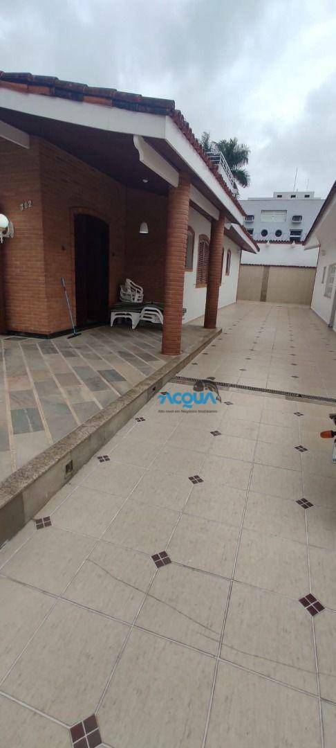 Casa de Condomínio à venda com 6 quartos, 200m² - Foto 24