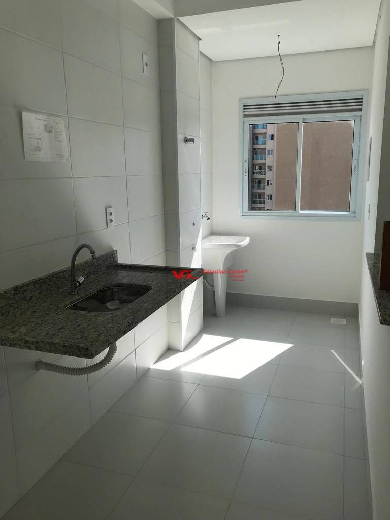 Apartamento à venda com 3 quartos, 65m² - Foto 2