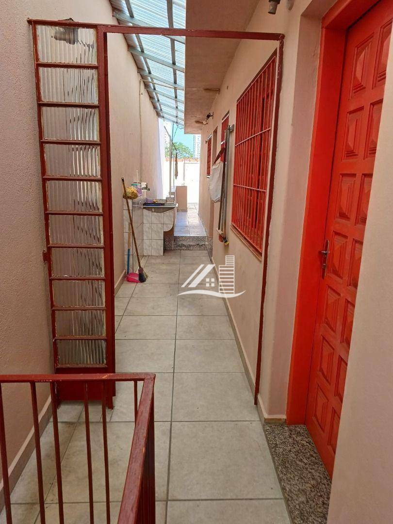 Casa à venda com 2 quartos, 100m² - Foto 2