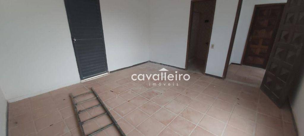 Casa à venda com 6 quartos, 90m² - Foto 23