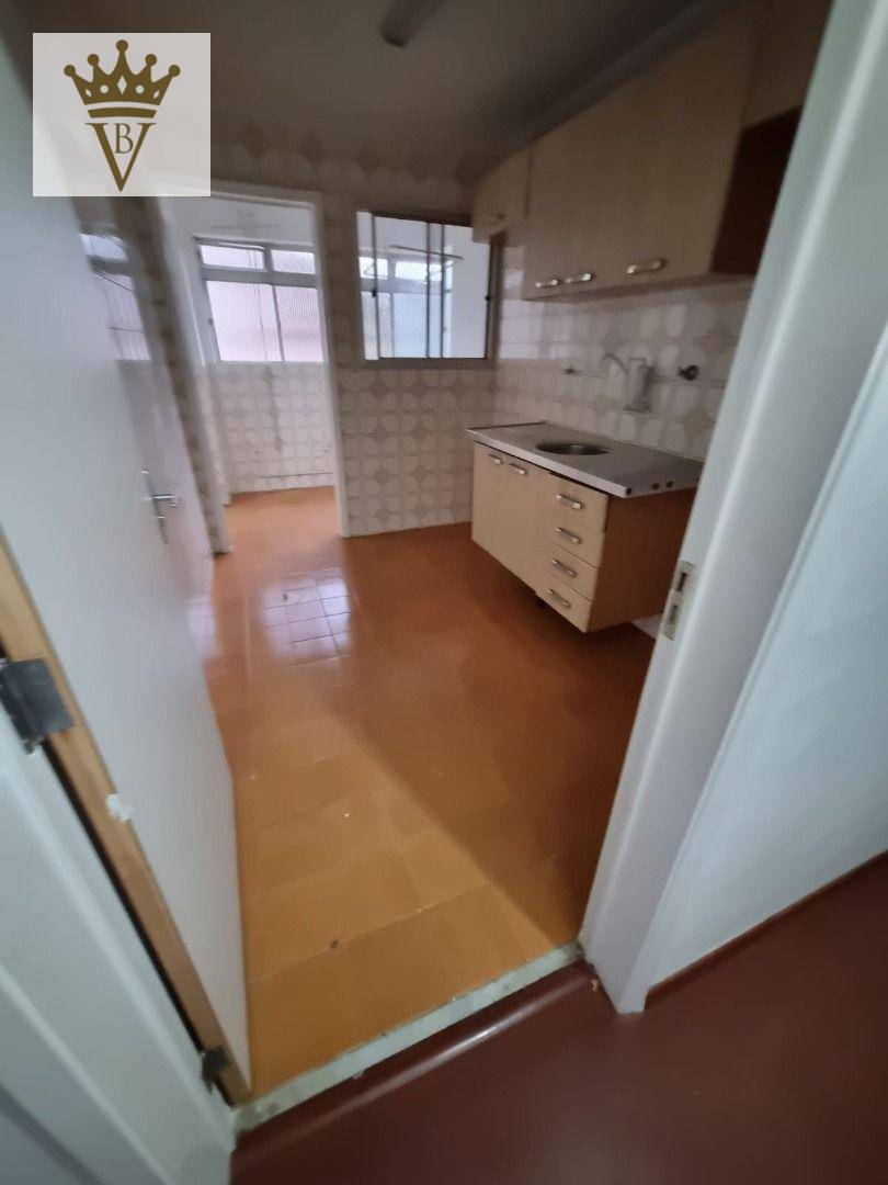 Apartamento à venda com 2 quartos, 70m² - Foto 3