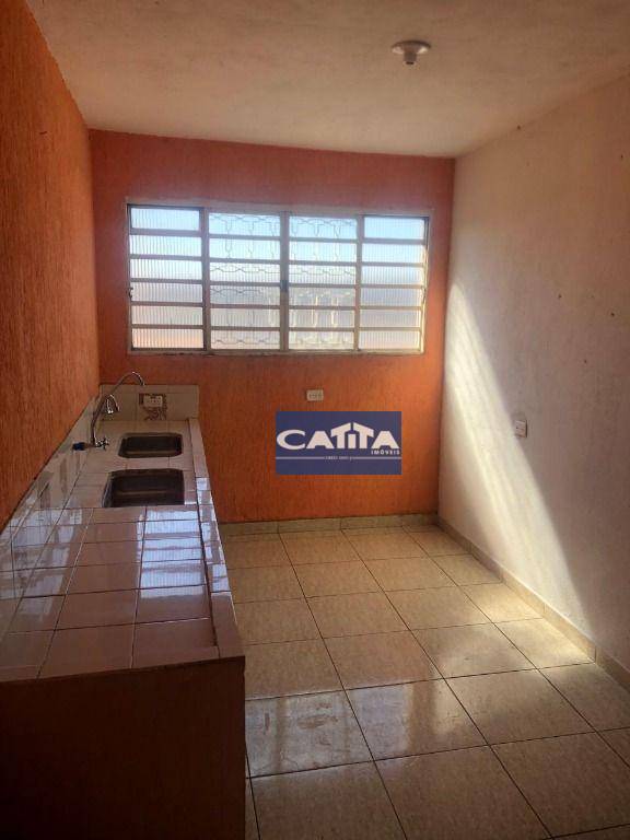 Casa para alugar com 2 quartos, 100m² - Foto 11