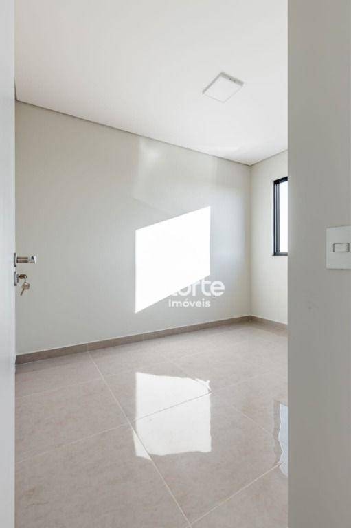 Apartamento à venda com 3 quartos, 110m² - Foto 9