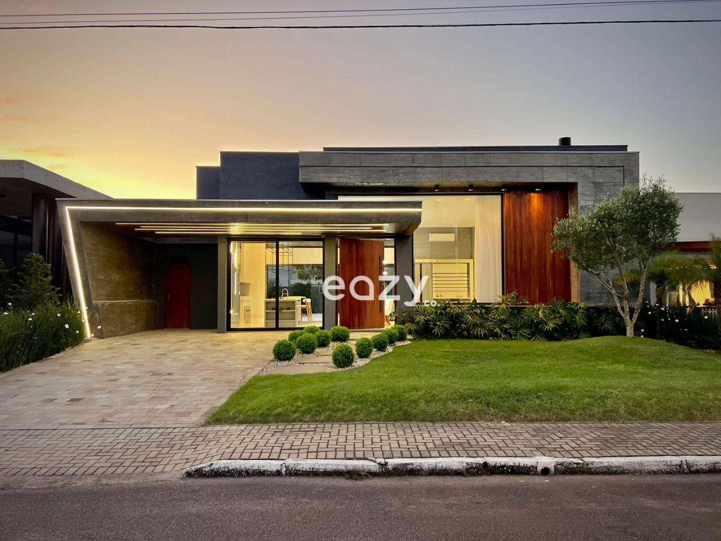 Casa de Condomínio à venda com 4 quartos, 270m² - Foto 1