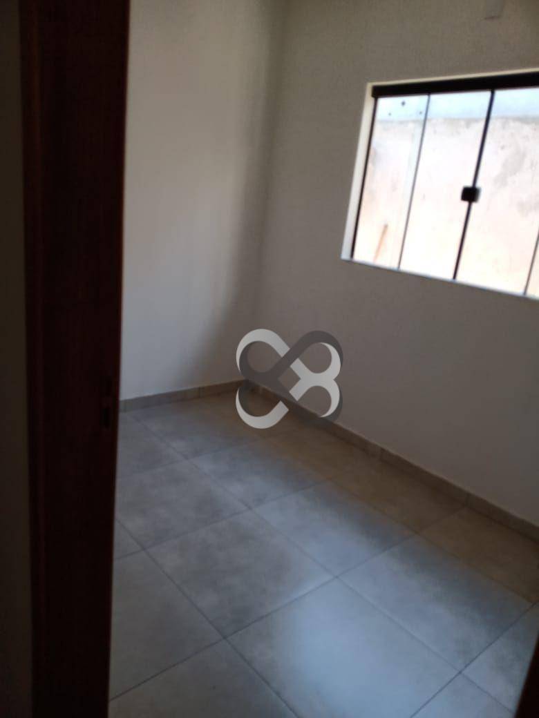 Casa à venda com 3 quartos, 70m² - Foto 4