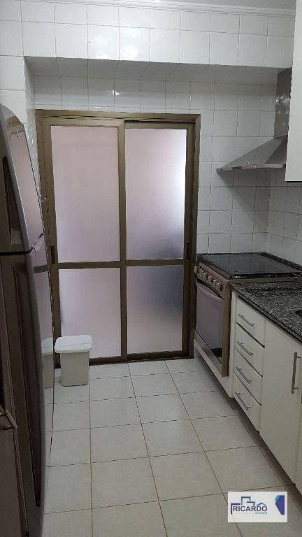 Apartamento para alugar com 3 quartos, 100m² - Foto 11