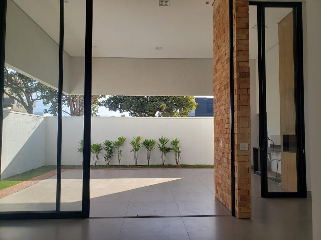 Casa de Condomínio à venda com 3 quartos, 213m² - Foto 2