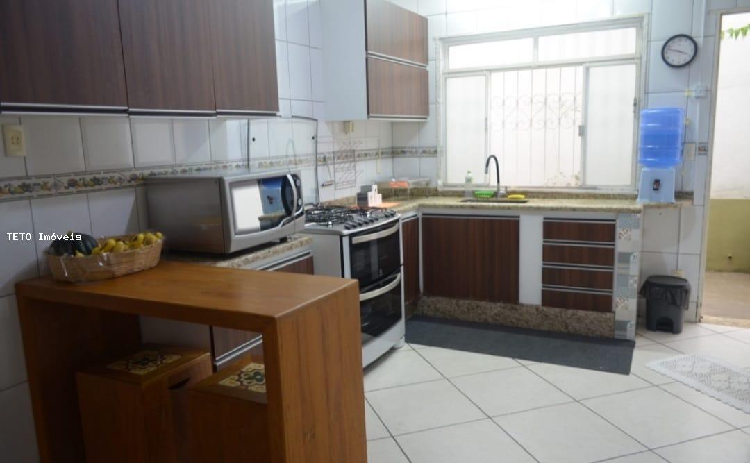 Casa à venda com 3 quartos, 100m² - Foto 9