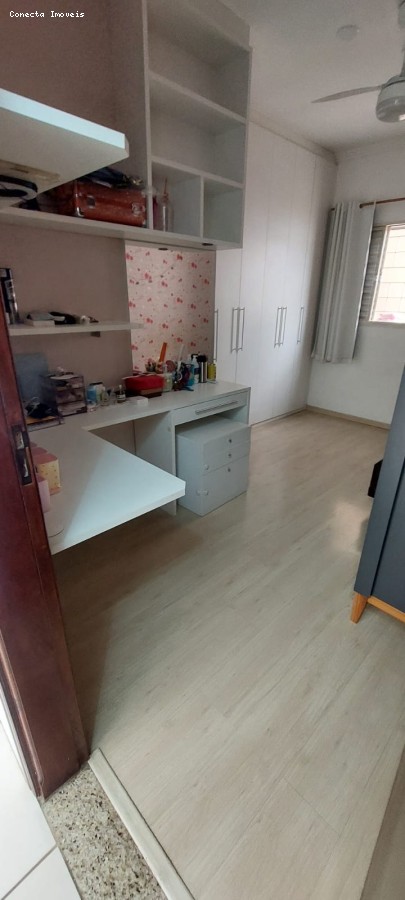 Casa à venda com 3 quartos, 202m² - Foto 25