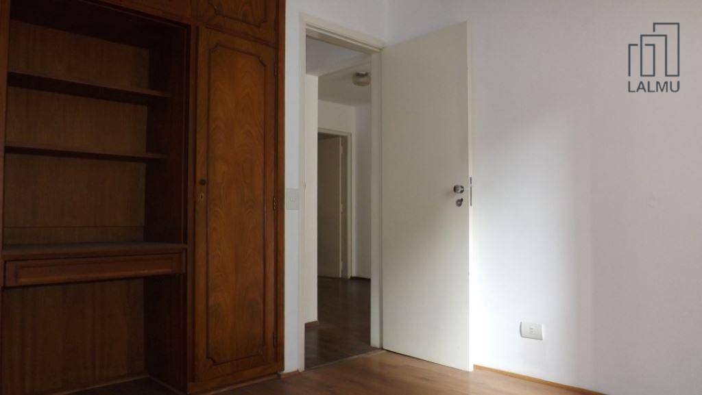 Apartamento para alugar com 3 quartos, 75m² - Foto 12