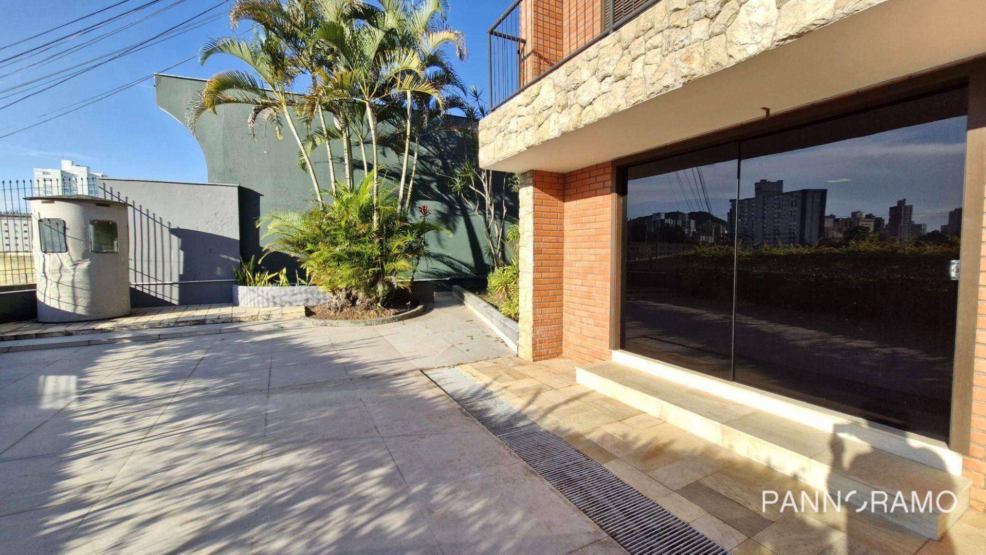 Casa para alugar com 5 quartos, 920m² - Foto 2