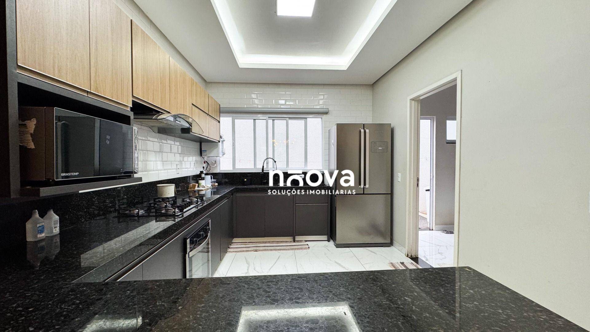 Casa, 3 quartos, 270 m² - Foto 3