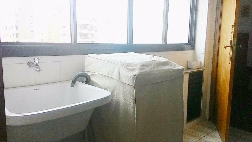 Apartamento à venda com 3 quartos, 135m² - Foto 22