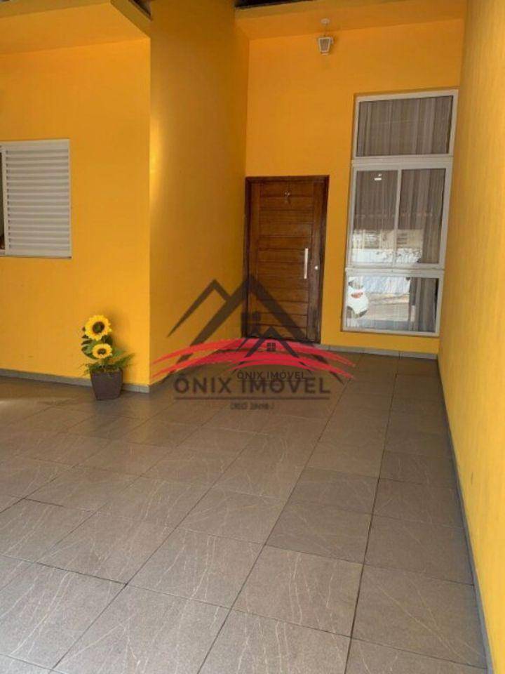 Casa à venda com 3 quartos, 90m² - Foto 2