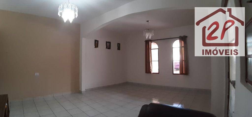 Casa à venda com 2 quartos, 180m² - Foto 1