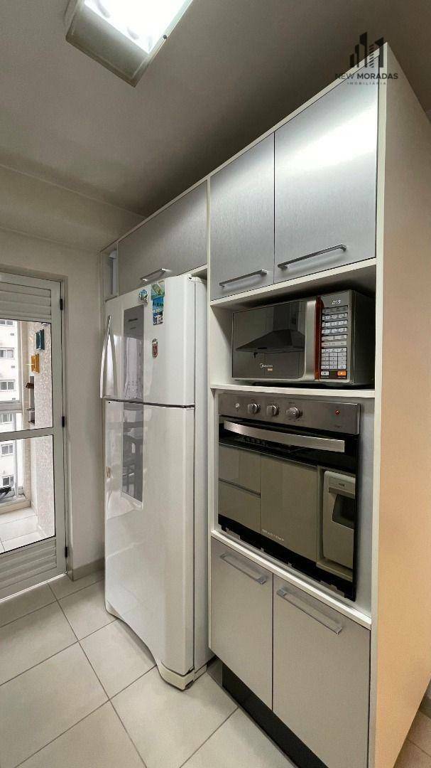 Apartamento à venda com 3 quartos, 183m² - Foto 8