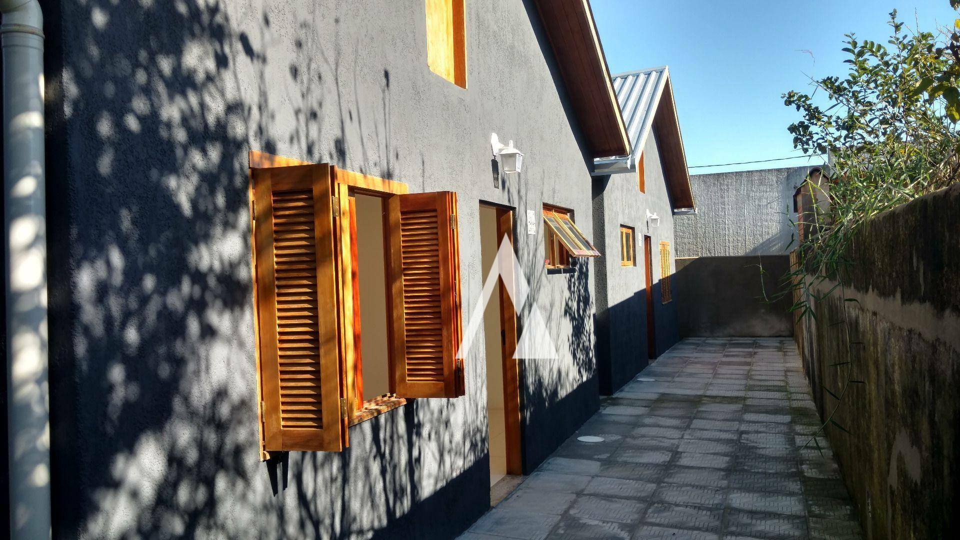 Casa à venda com 2 quartos, 56m² - Foto 1