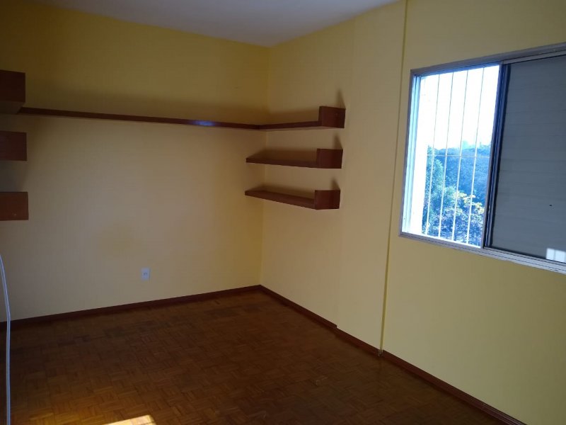 Apartamento à venda com 2 quartos, 62m² - Foto 2