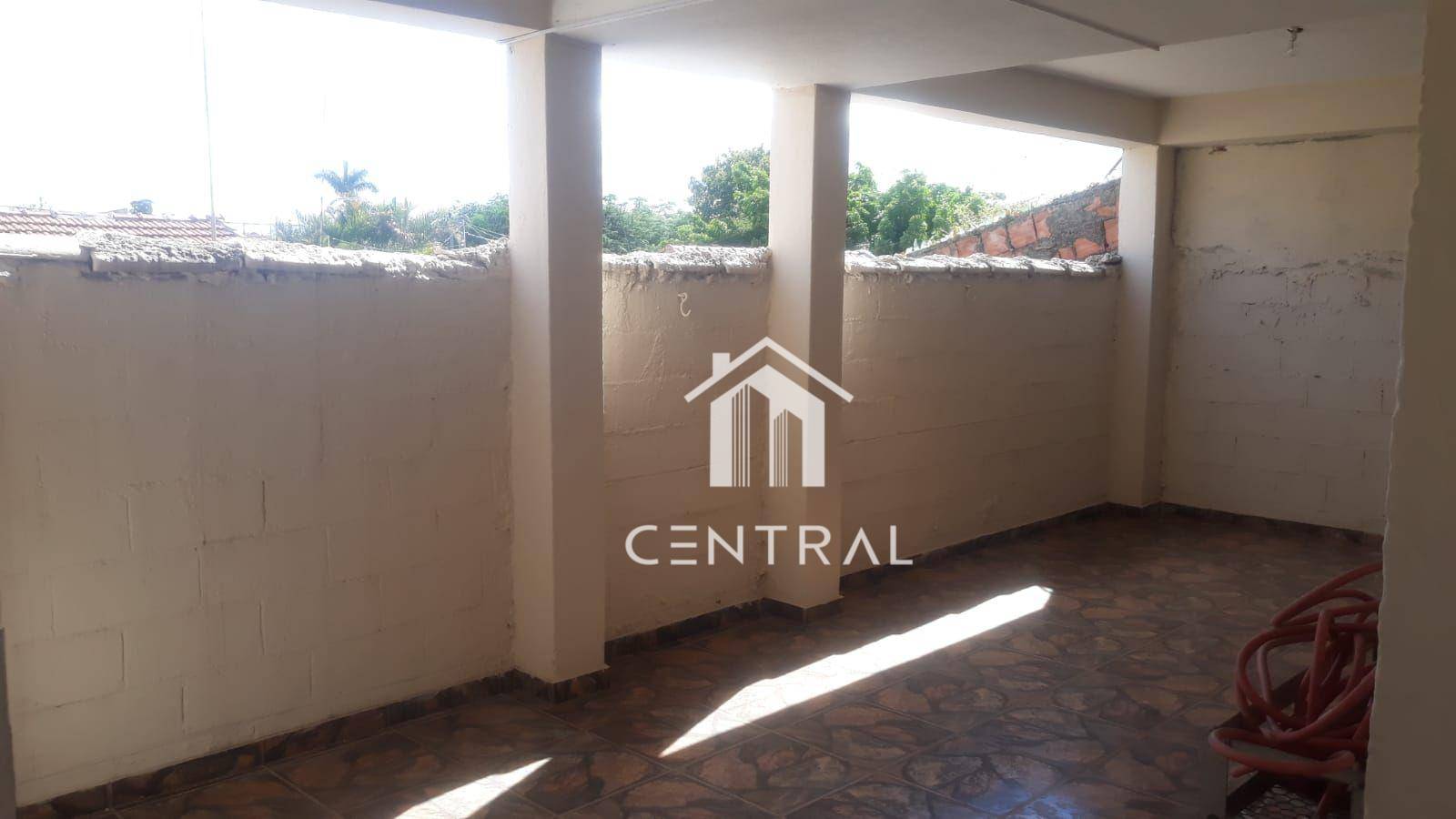 Casa à venda com 3 quartos, 219m² - Foto 18