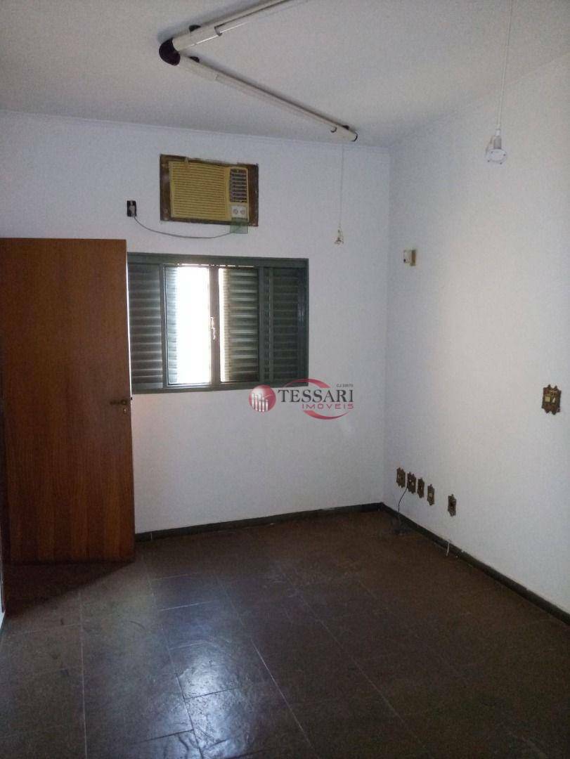 Casa para alugar com 3 quartos, 584m² - Foto 15