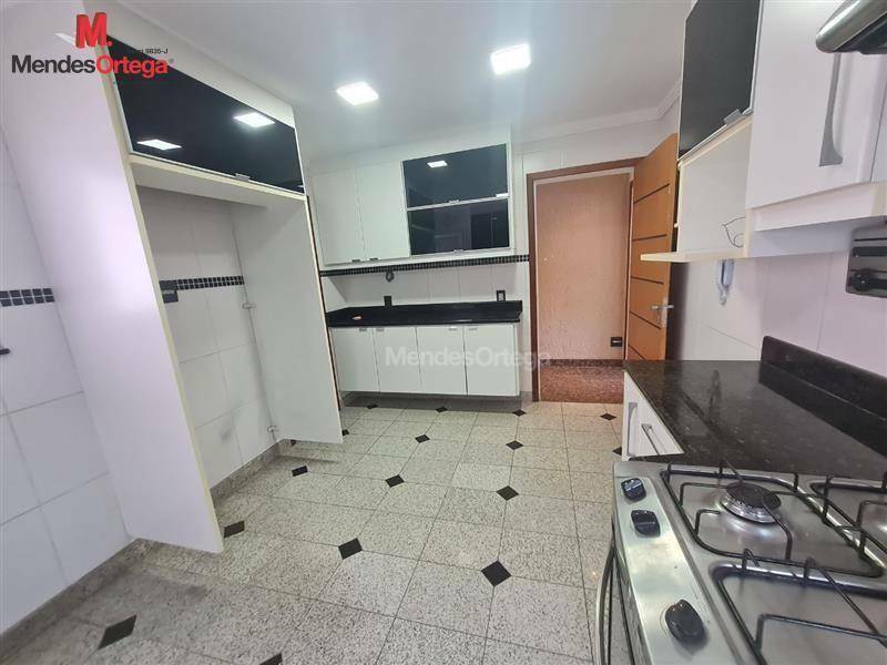 Apartamento para alugar com 3 quartos, 120m² - Foto 7