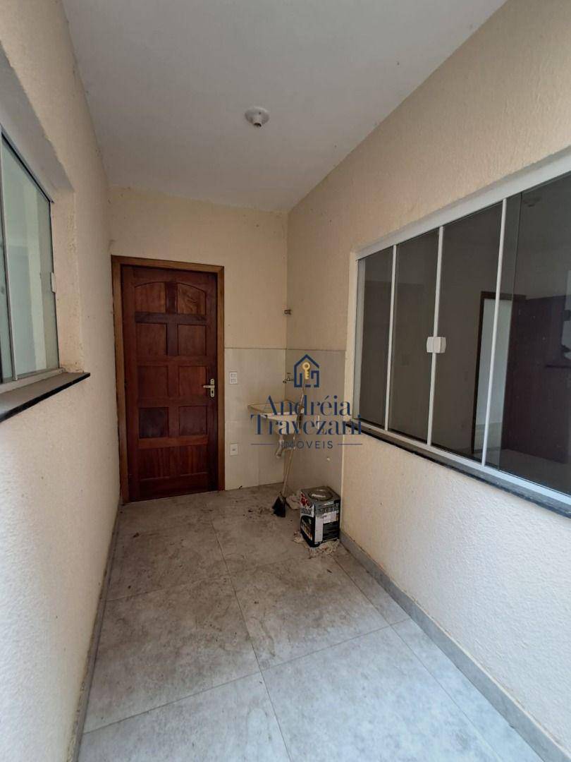 Casa à venda com 2 quartos, 68m² - Foto 9