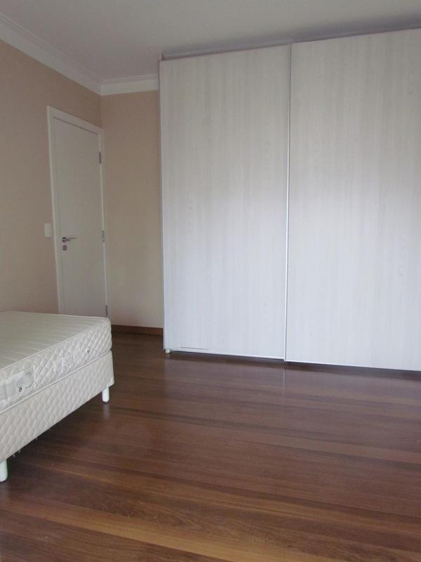 Apartamento para alugar com 4 quartos, 226m² - Foto 12