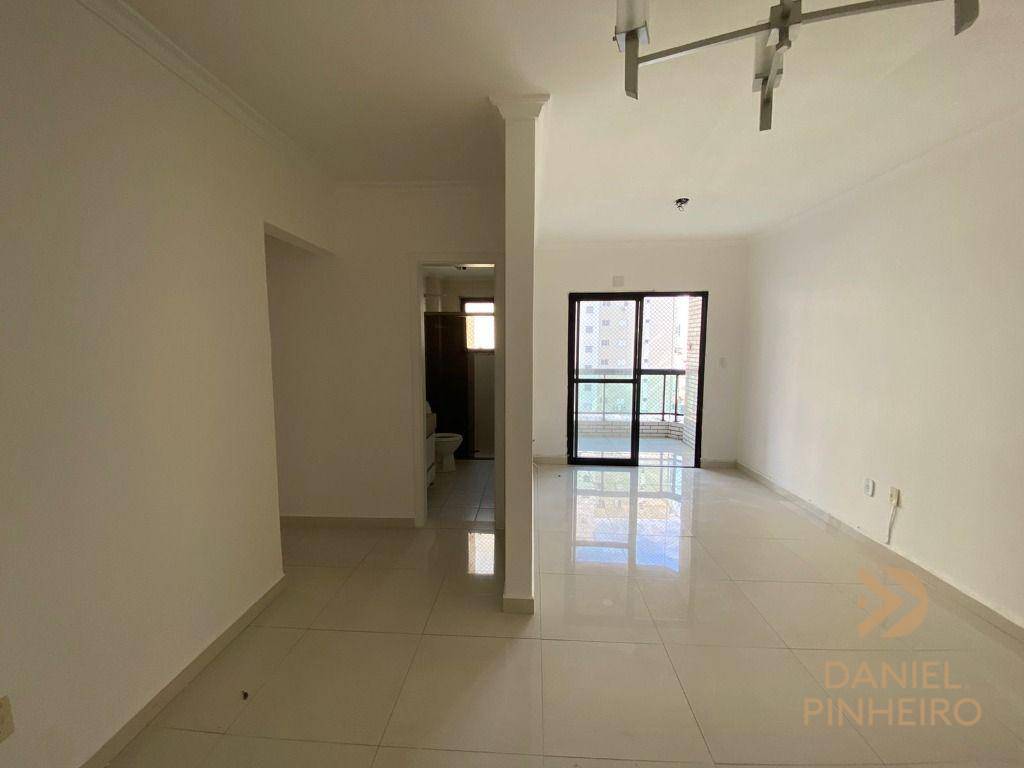 Apartamento à venda com 2 quartos, 70m² - Foto 4