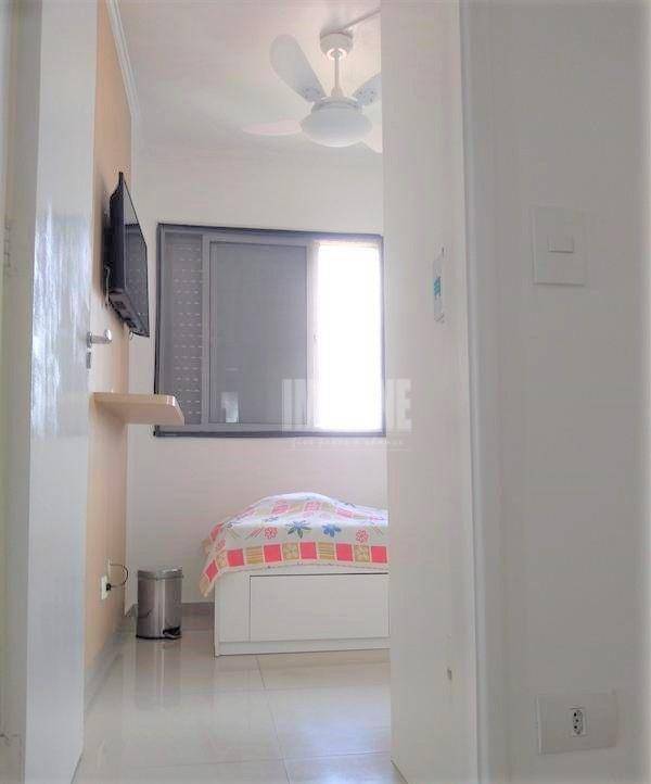 Apartamento à venda com 2 quartos, 62m² - Foto 10