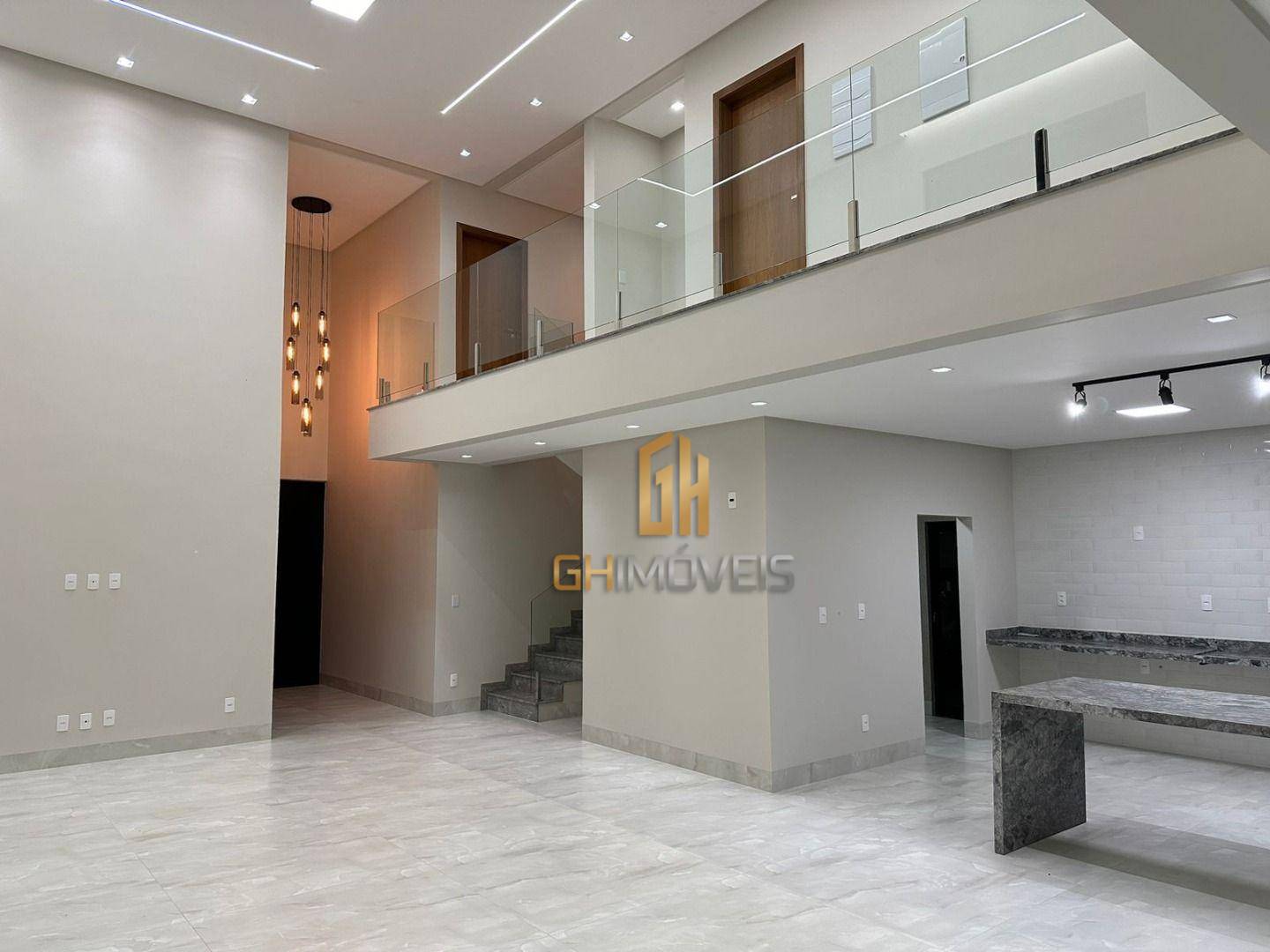 Sobrado à venda com 3 quartos, 257m² - Foto 2