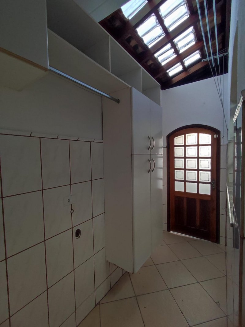 Sobrado à venda com 2 quartos, 130m² - Foto 3