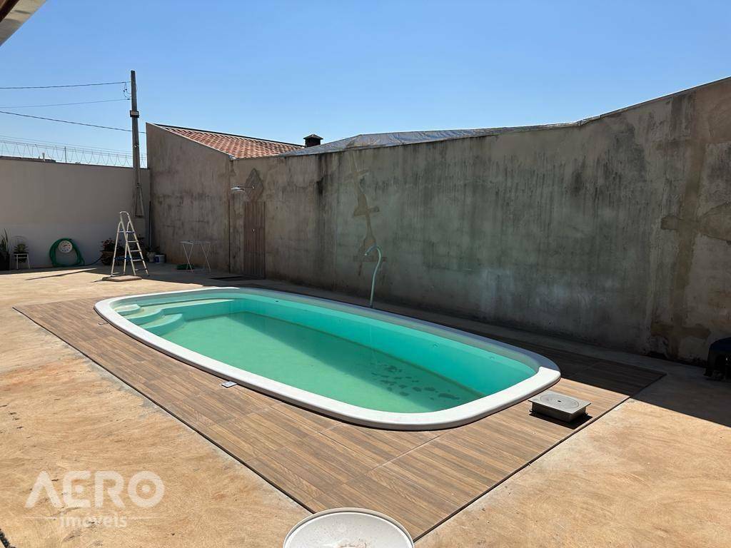 Casa à venda com 2 quartos, 180m² - Foto 11