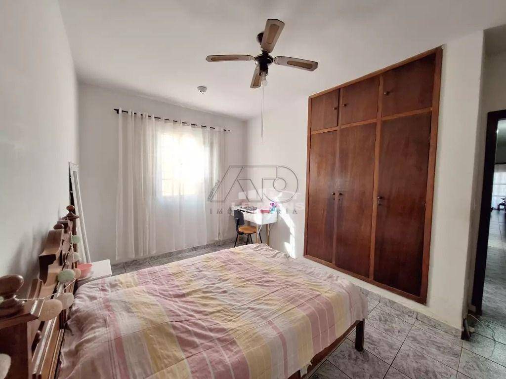 Casa à venda com 3 quartos, 169m² - Foto 7