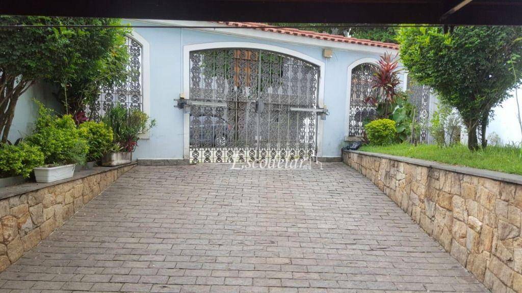 Sobrado à venda com 3 quartos, 220m² - Foto 2