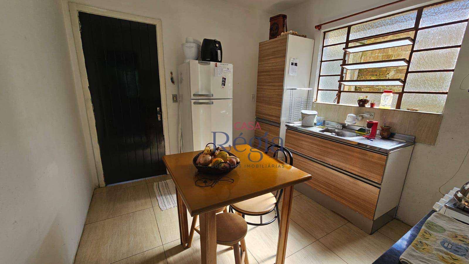 Casa à venda e aluguel com 3 quartos, 190m² - Foto 11