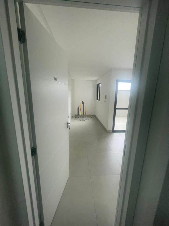 Apartamento à venda com 2 quartos, 66m² - Foto 2