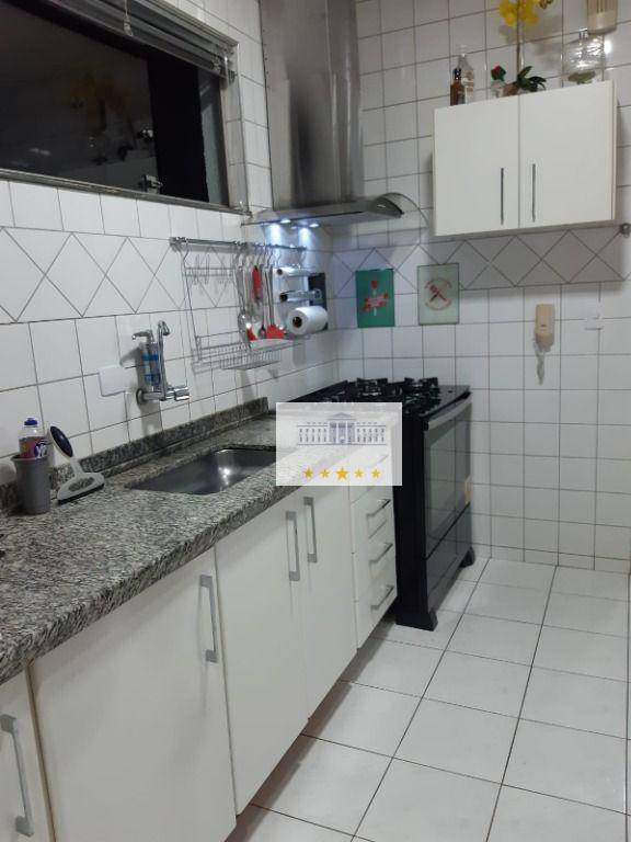 Apartamento à venda com 3 quartos, 94m² - Foto 7