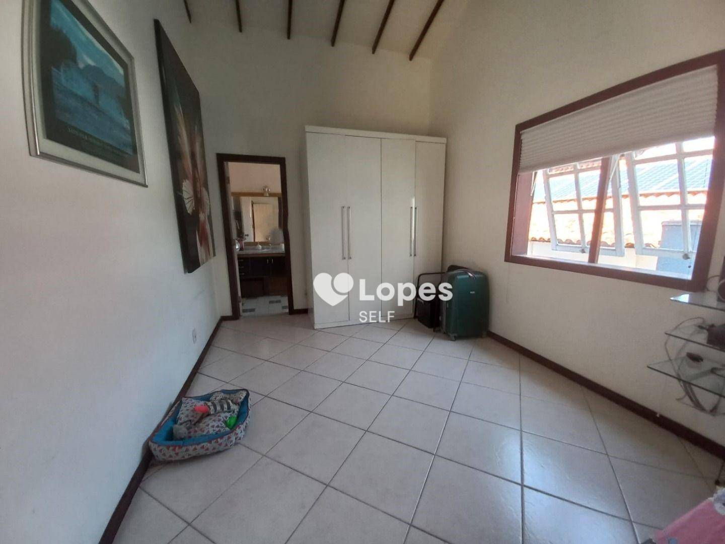 Casa à venda com 5 quartos, 262m² - Foto 16