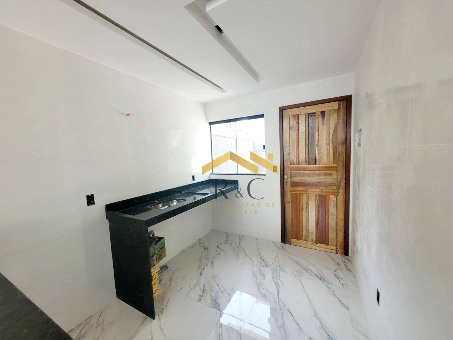 Casa à venda com 2 quartos, 65m² - Foto 5