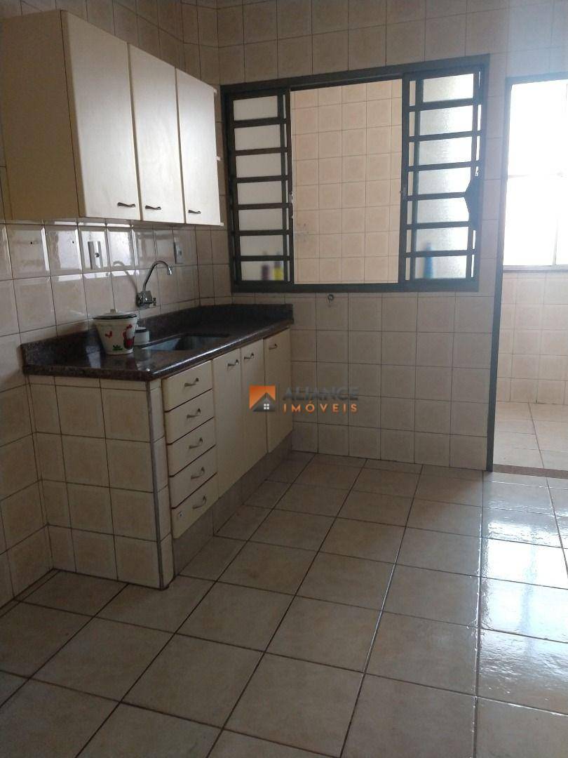 Apartamento à venda com 3 quartos, 97m² - Foto 12