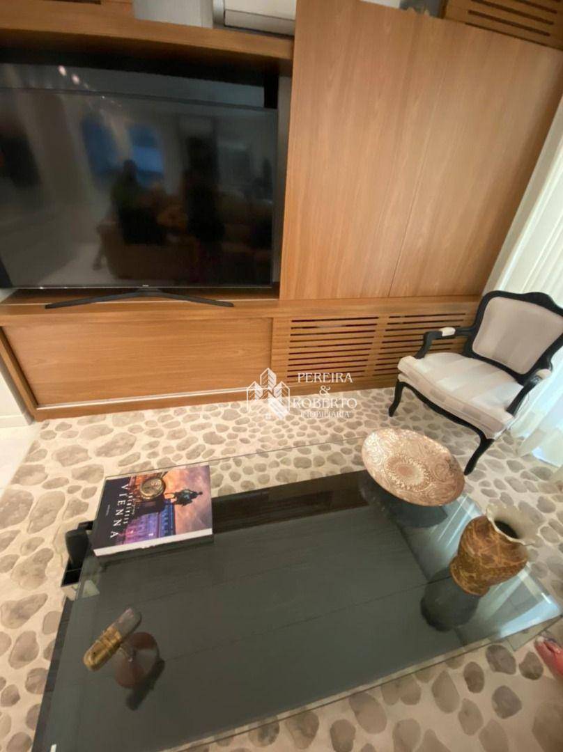 Apartamento à venda com 3 quartos, 167m² - Foto 10