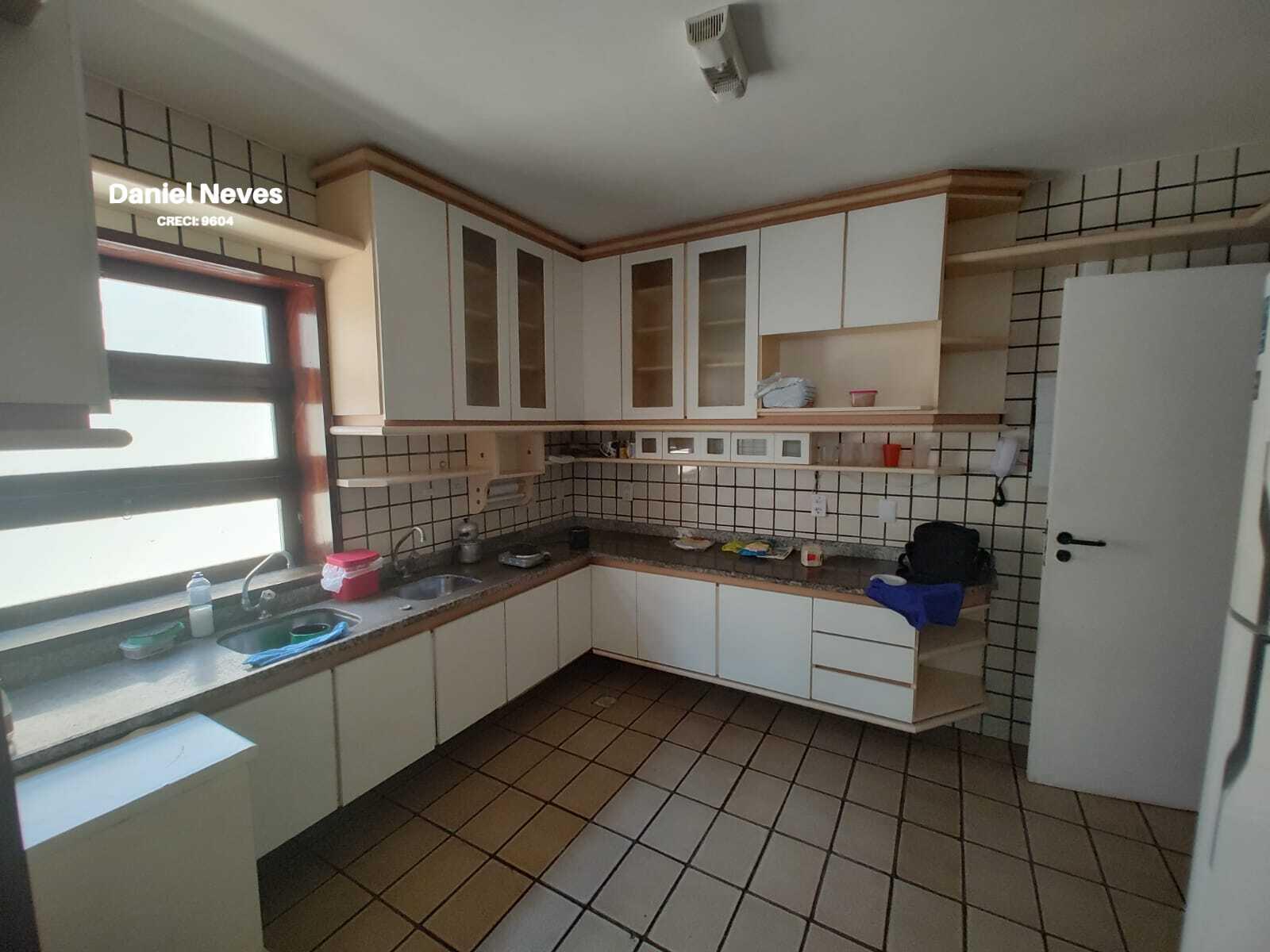 Casa à venda com 4 quartos, 250m² - Foto 17